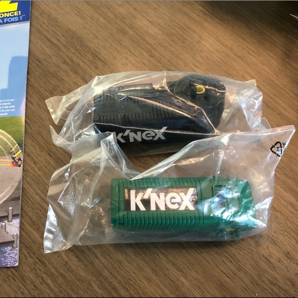 K'NEX Ferris Wheel 2-in-1 Build Set (922 PIECE) new- open box - Picture 4 of 7